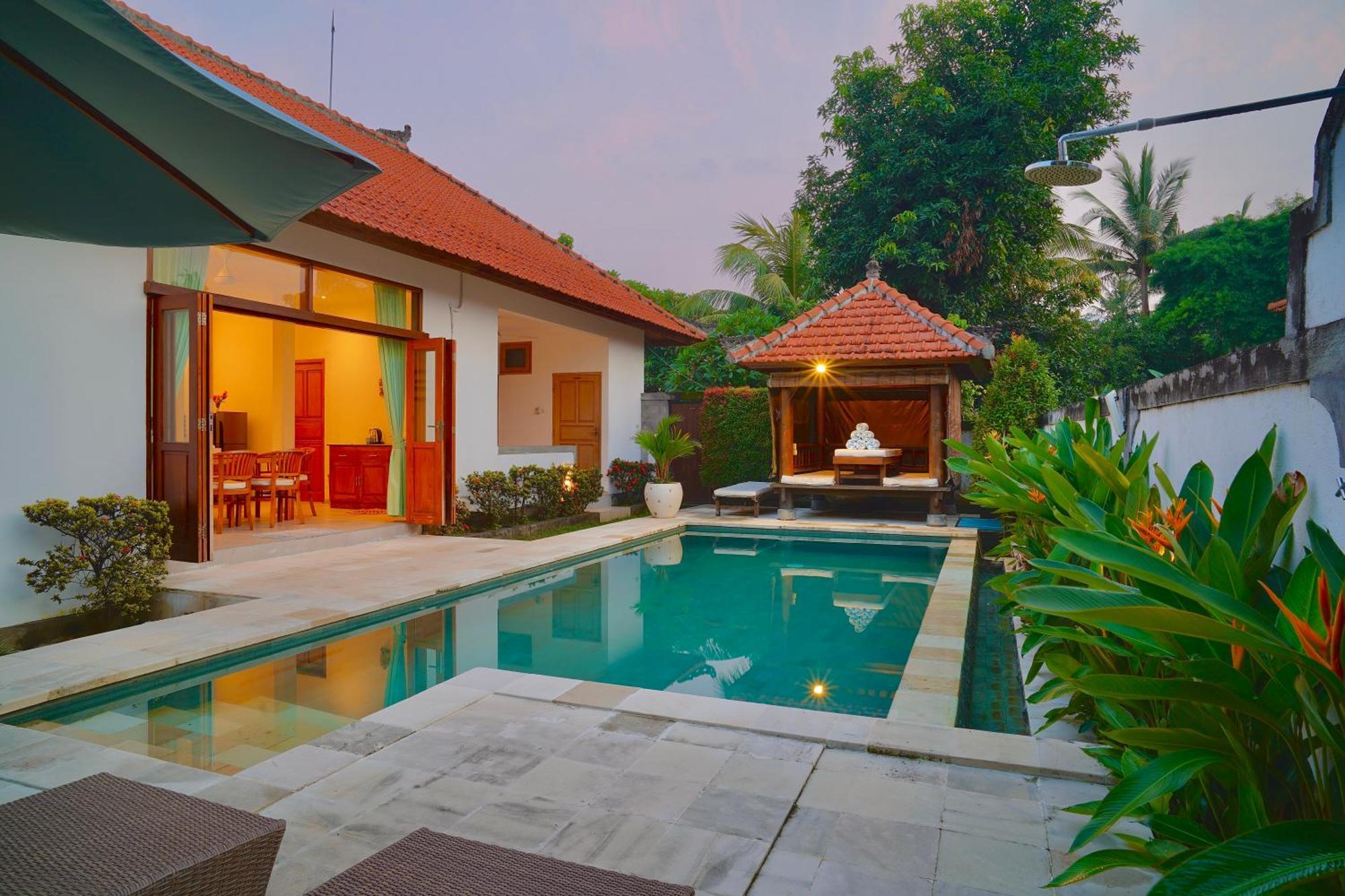 Villa Seruni Lovina Exterior photo