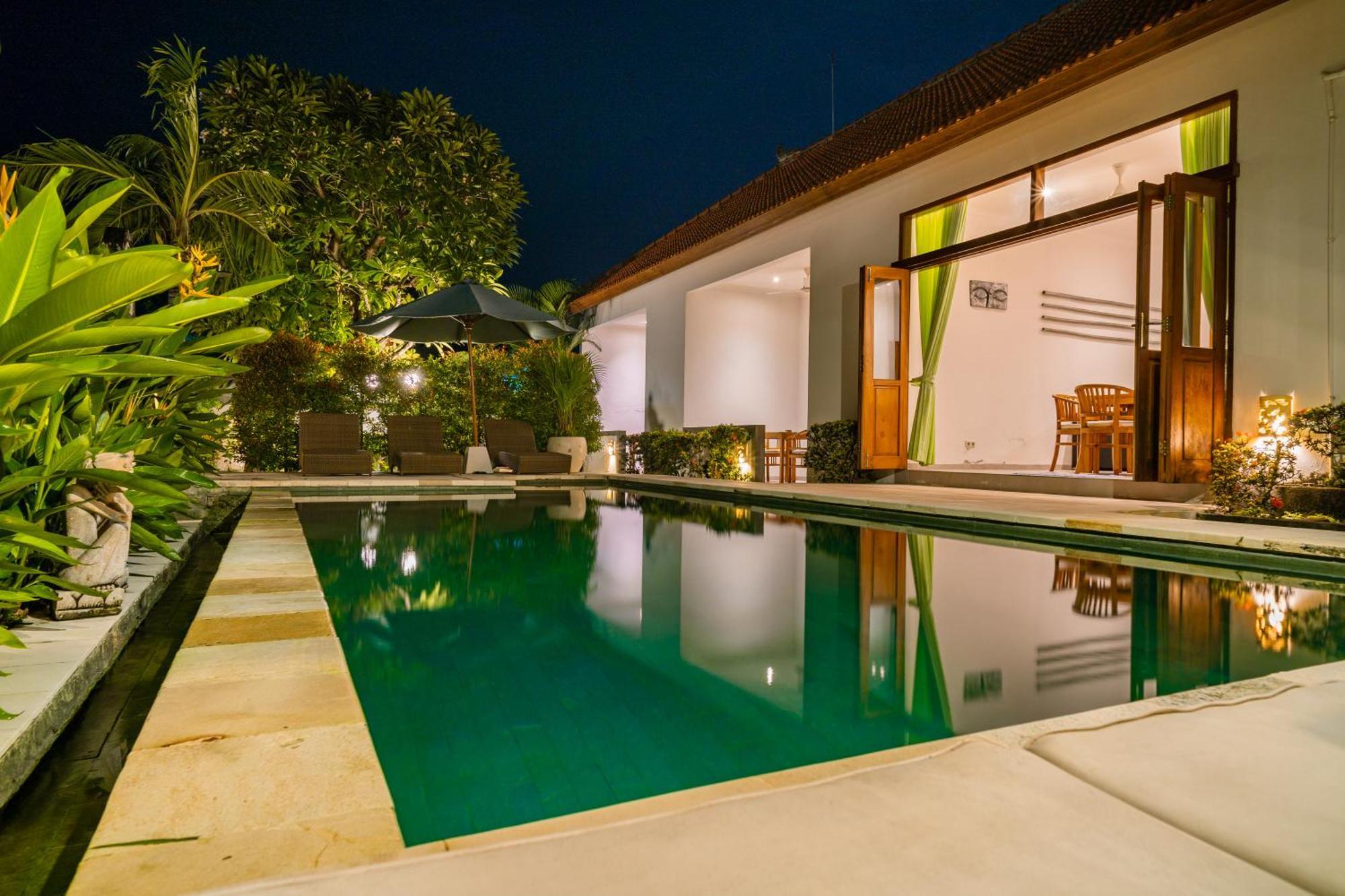 Villa Seruni Lovina Exterior photo