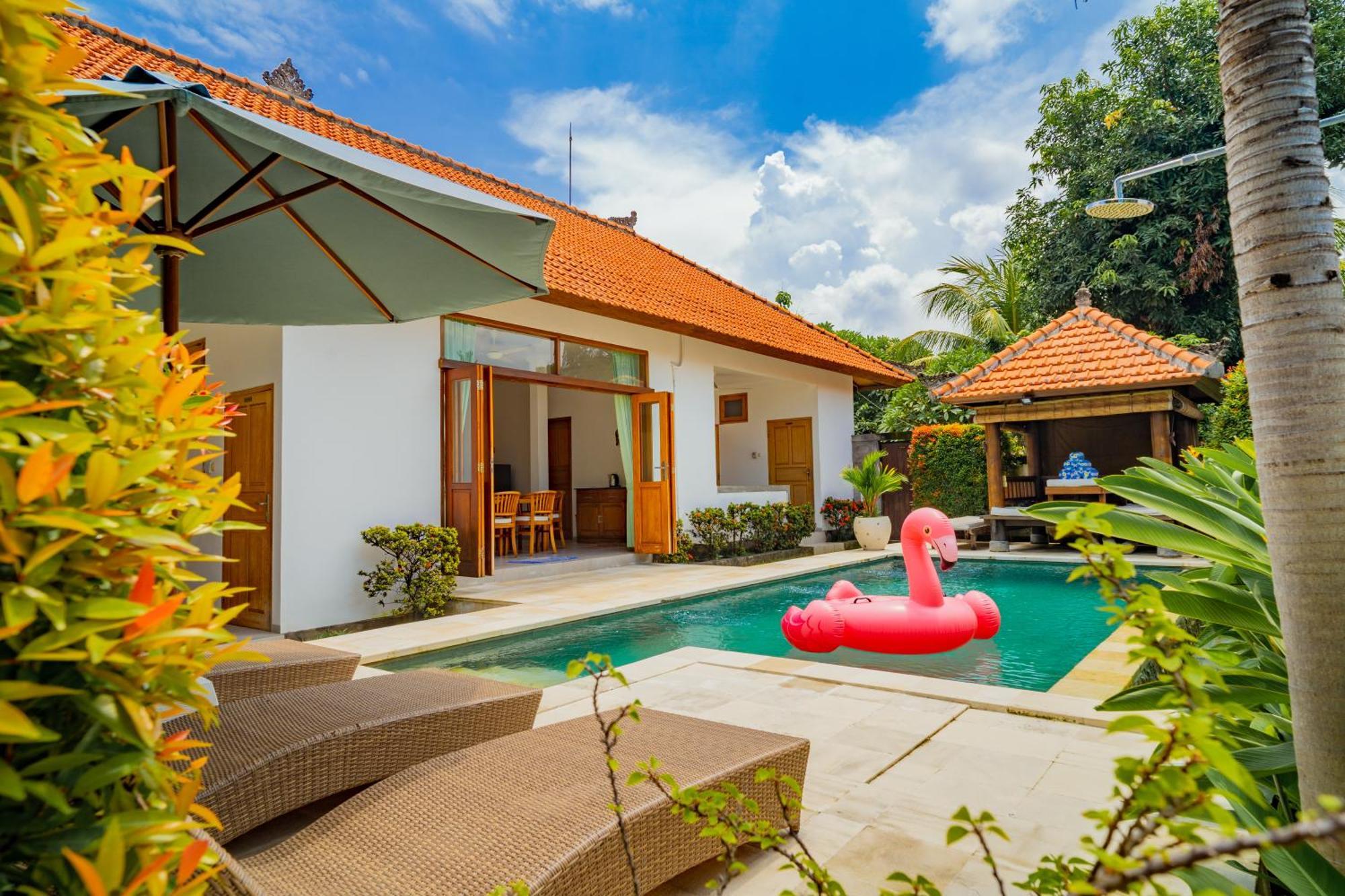 Villa Seruni Lovina Exterior photo